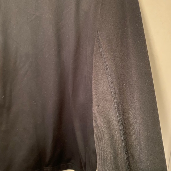 The North Face Black and Red Lightweight Jacket - Picture 5 of 8